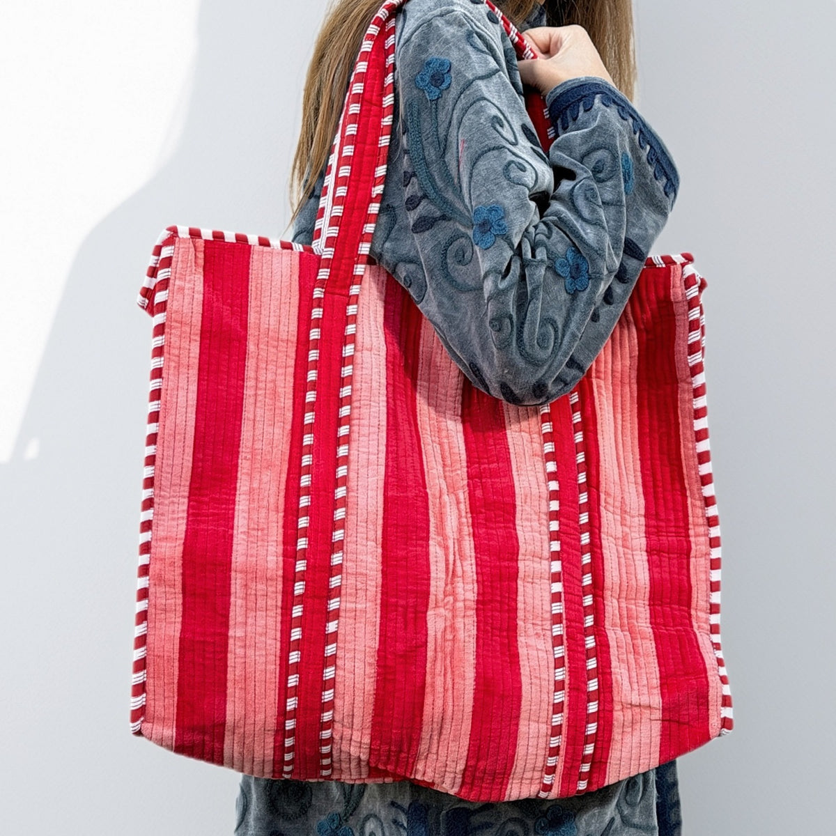 Nuni Copenhagen Agnes-Velvet Bags Candy