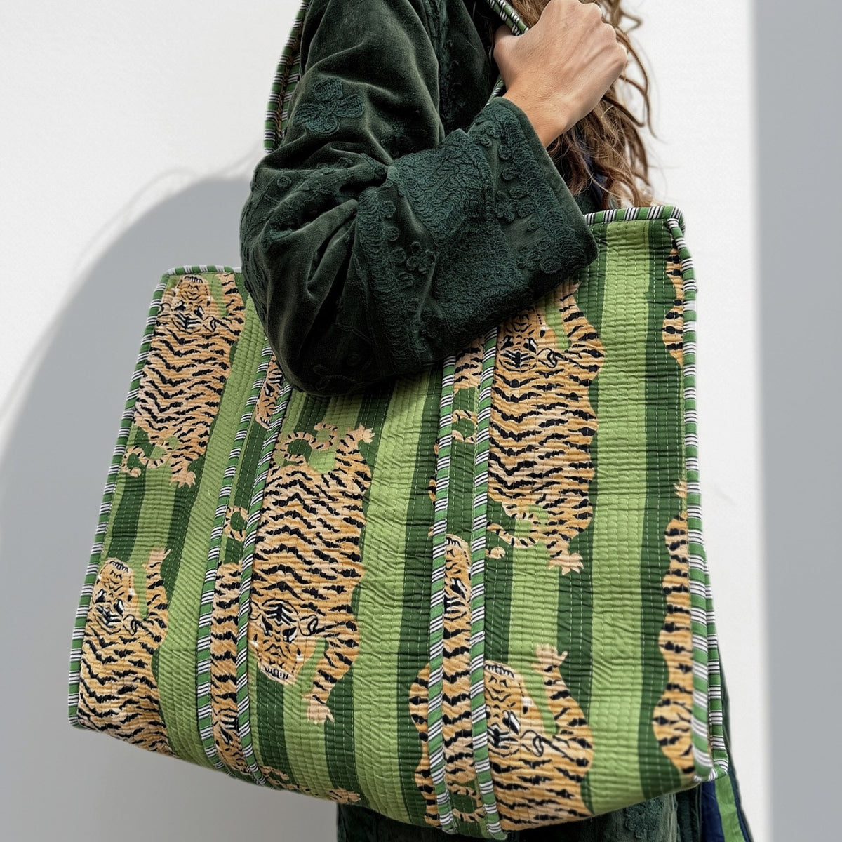 Nuni Copenhagen Agnes Bags Green Tiger