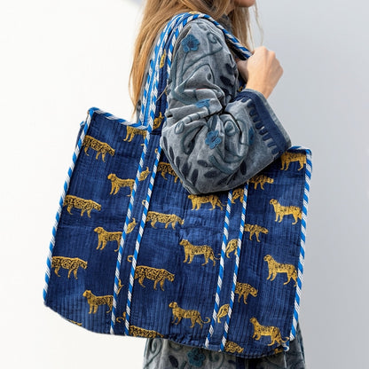 Nuni Copenhagen Agnes-Velvet Bags Blue Leopard