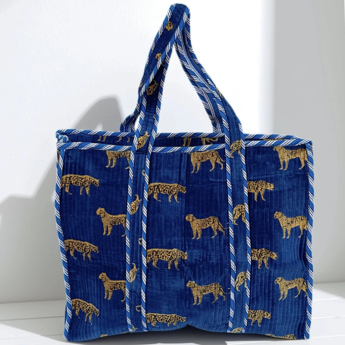Nuni Copenhagen Agnes-Velvet Bags Blue Leopard